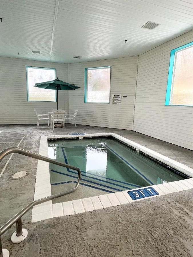 Americinn By Wyndham Petoskey Exterior foto